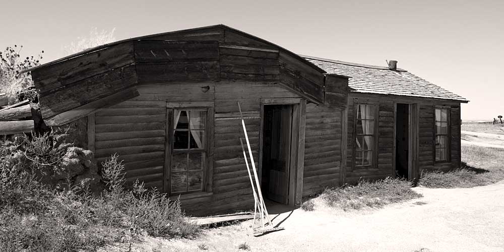 Read more about the article Prairie Homestead, A Badlands Attraction, SD (Aug, 2005)